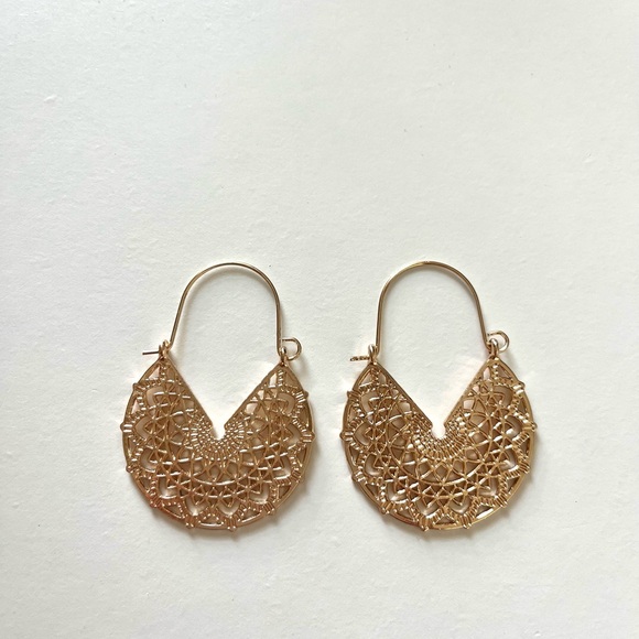 Gold Tone Hoop Costume Jewelry Earrings Boho Hippie - Picture 1 of 5
